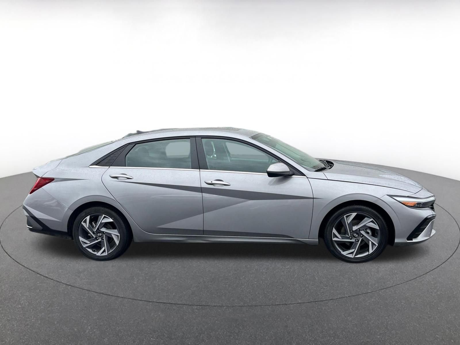 Used 2025 Hyundai Elantra SEL image 15