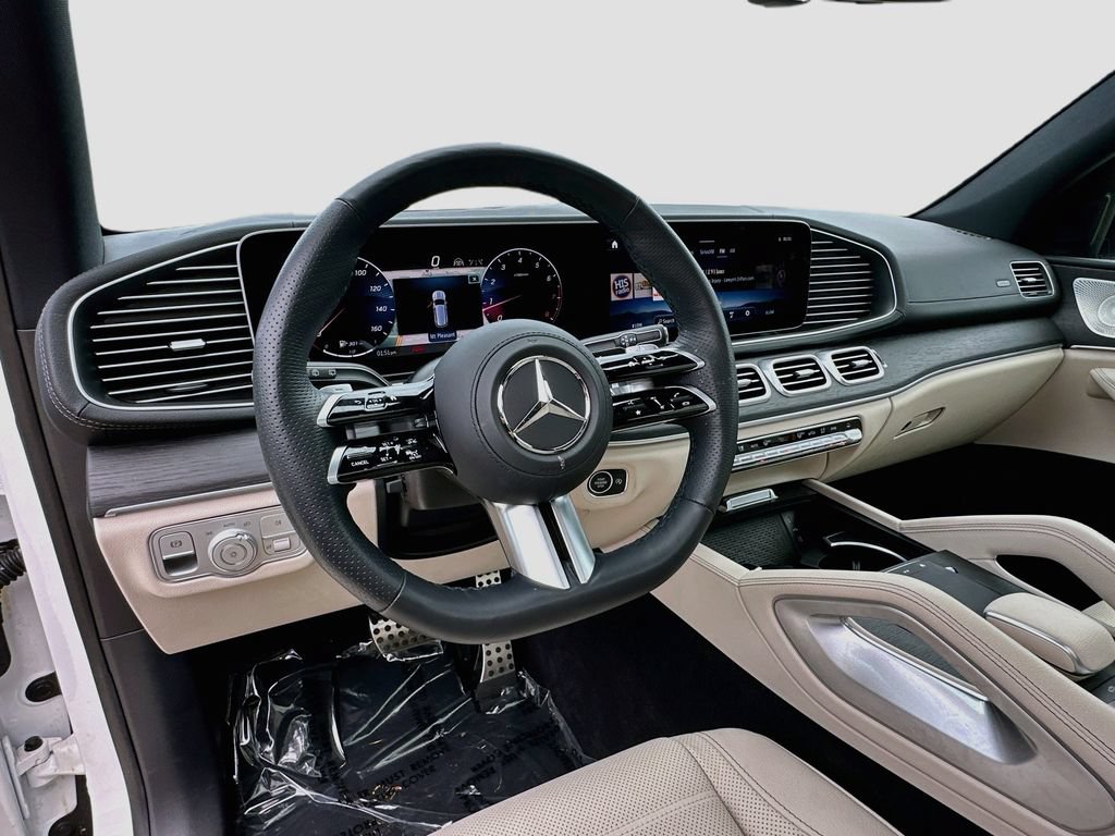 Used 2026 Mercedes-Benz GLS 580 4MATIC image 11