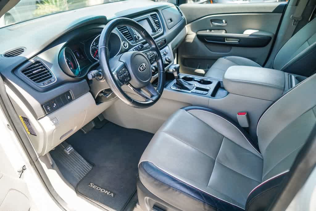 Used 2020 Kia Sedona EX FWD image 16