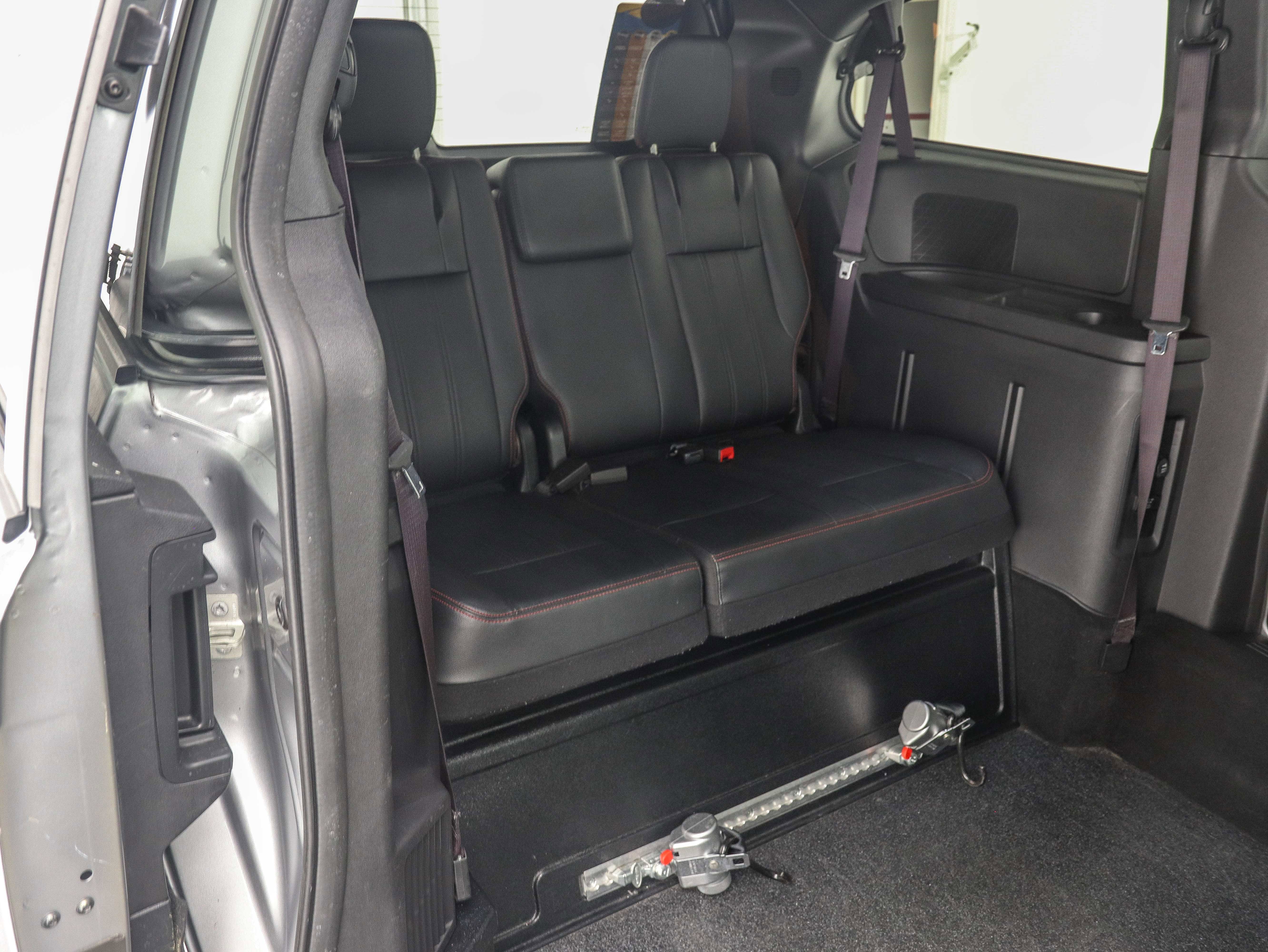 Used 2019 Dodge Grand Caravan GT image 16