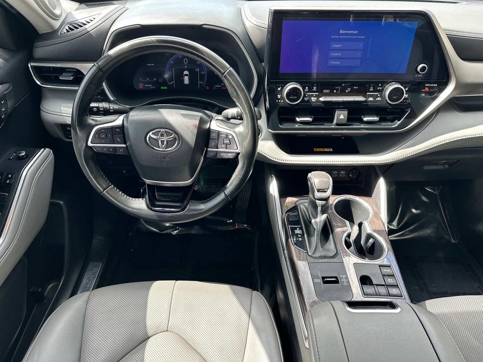 Used 2023 Toyota Highlander Limited image 8