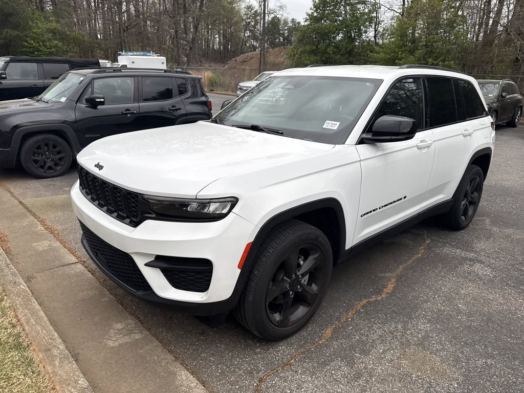 Used 2022 Jeep Grand Cherokee Altitude image 8