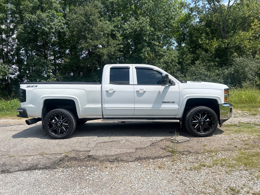 Used 2015 Chevrolet Silverado 2500 LT AWD/4WD image 6