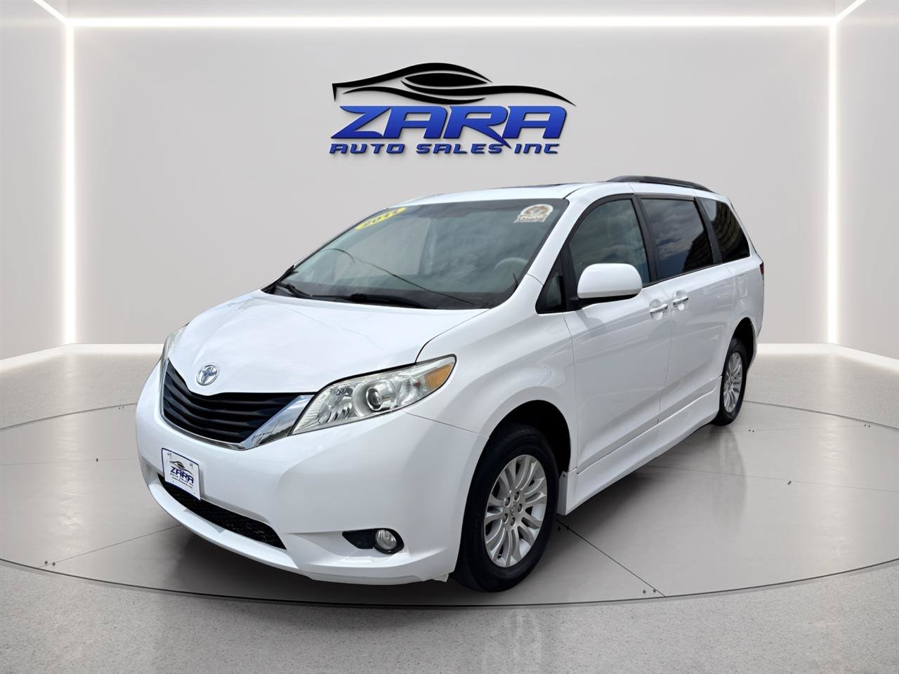 Used 2011 Toyota Sienna XLE w/ Premium Pkg FWD image 9