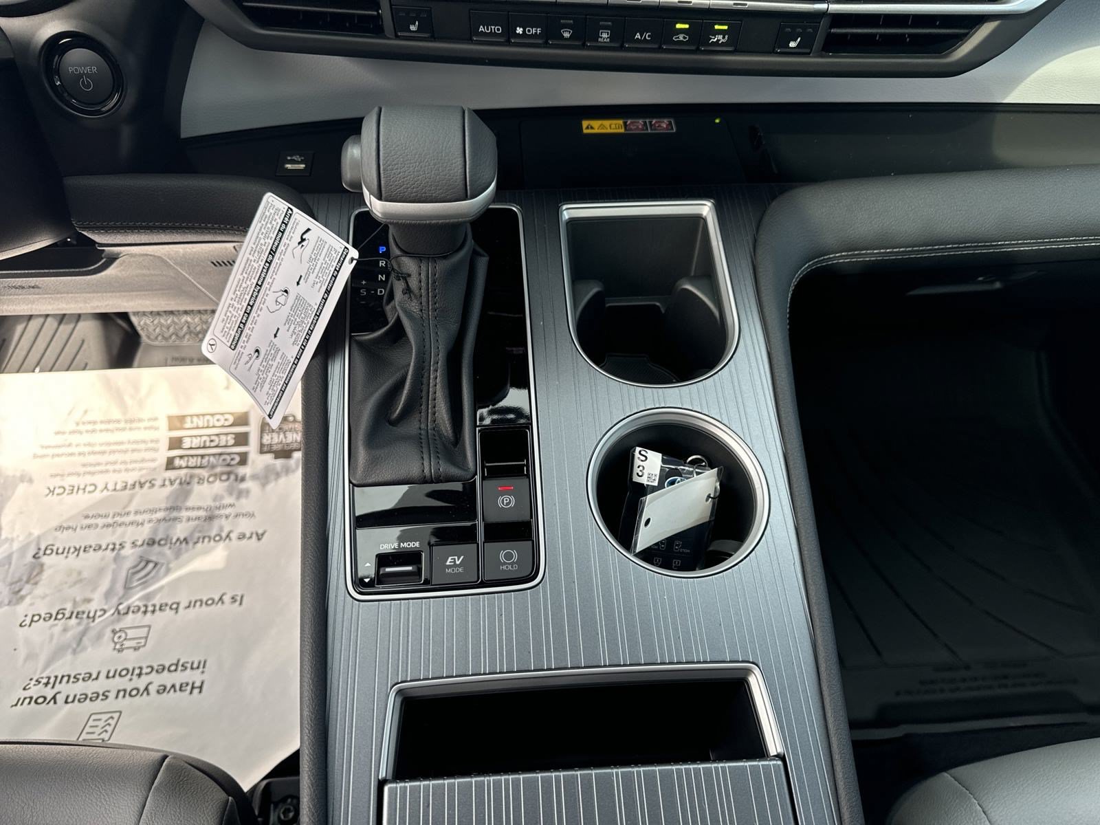 New 2025 Toyota Sienna XLE w/ XLE Plus Package FWD image 21