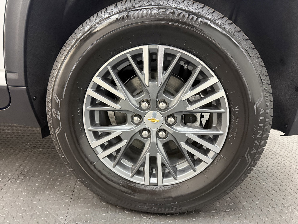 New 2026 Chevrolet Traverse LT w/ LPO, Floor Liner Package FWD image 8