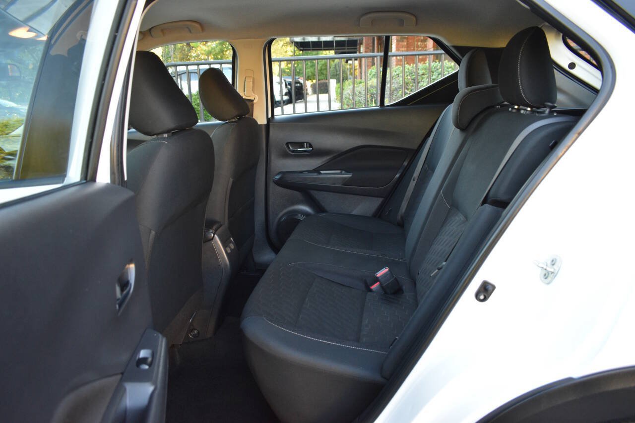 Used 2022 Nissan Kicks SV FWD image 9
