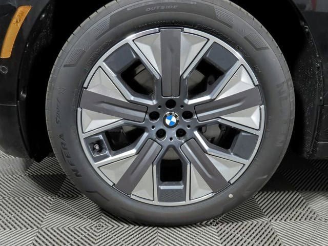 Used 2026 BMW iX xDrive60 image 31