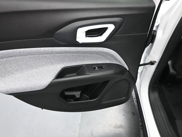 Used 2025 Jeep Compass Sport image 21