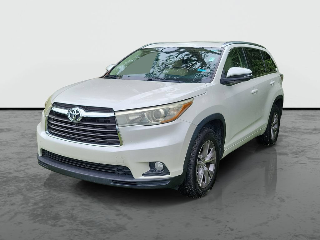 Used 2015 Toyota Highlander XLE FWD image 3
