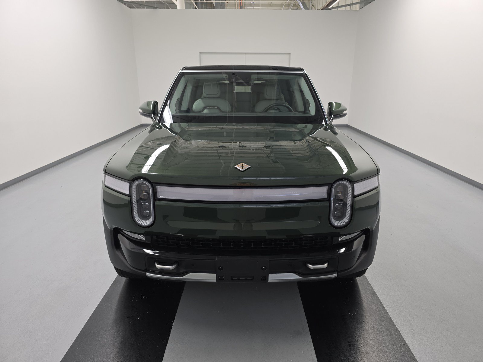 Used 2024 Rivian R1S Adventure AWD/4WD image 8