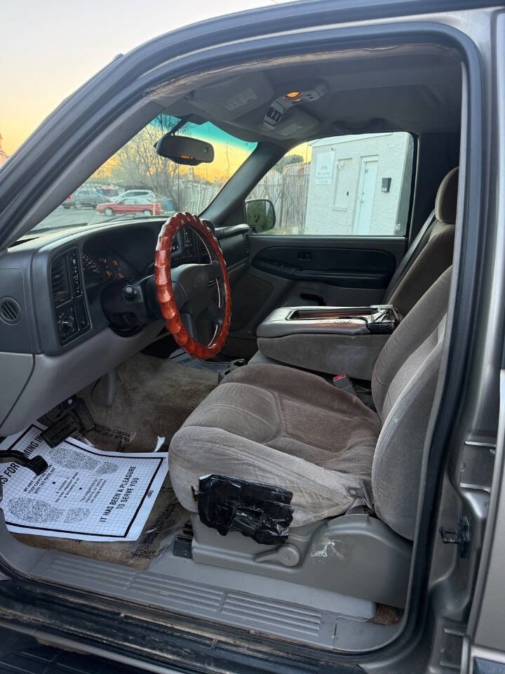Used 2003 Chevrolet Suburban LS image 10