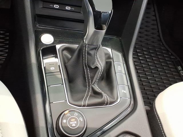 Used 2025 Volkswagen Taos SE w/ Panoramic Sunroof Package image 20