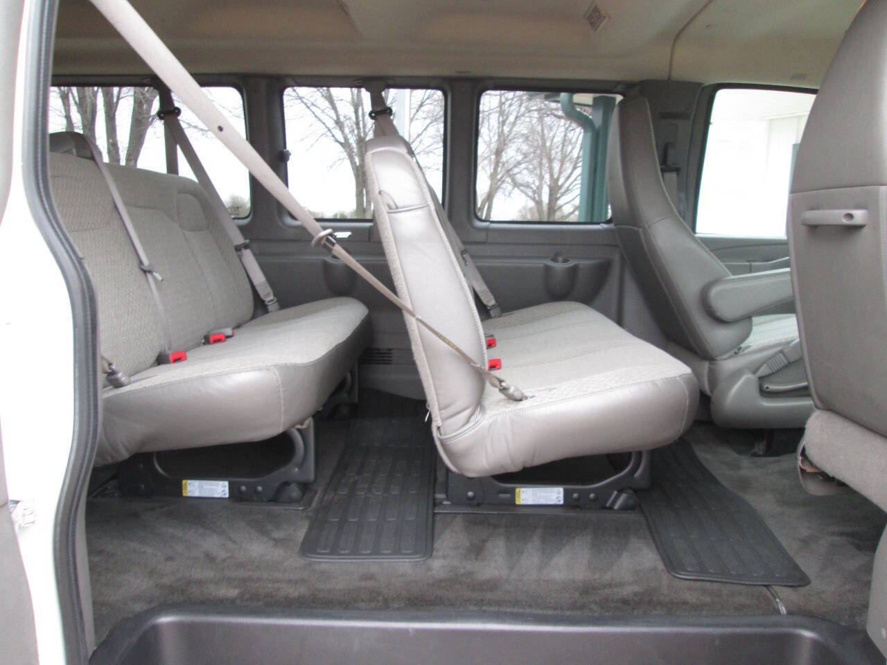 Used 2018 Chevrolet Express 3500 LT w/ LT Preferred Equipment Group RWD image 26
