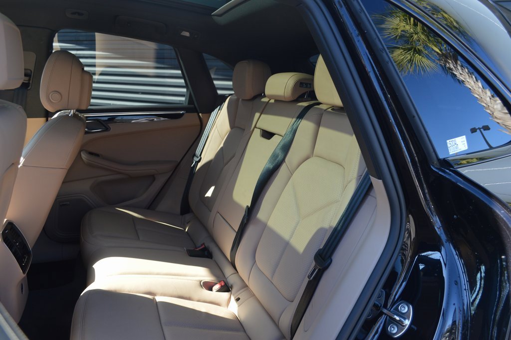 Used 2025 Porsche Macan image 35