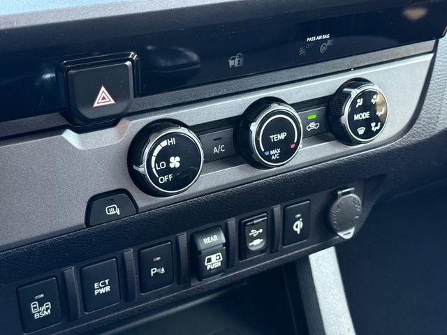 Used 2018 Toyota Tacoma TRD Sport w/ Technology Package image 24