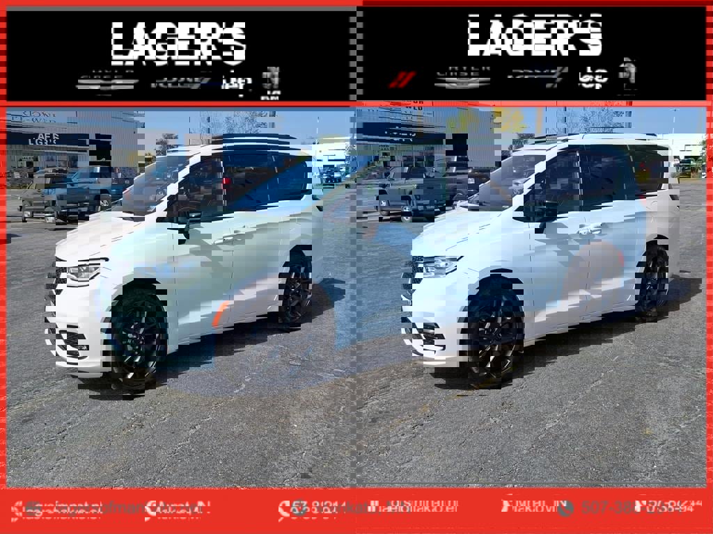 Used 2025 Chrysler Pacifica Limited