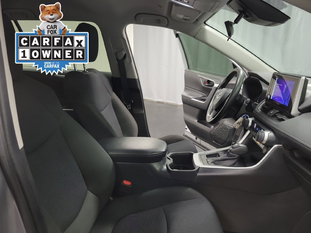 Used 2024 Toyota RAV4 LE FWD image 31