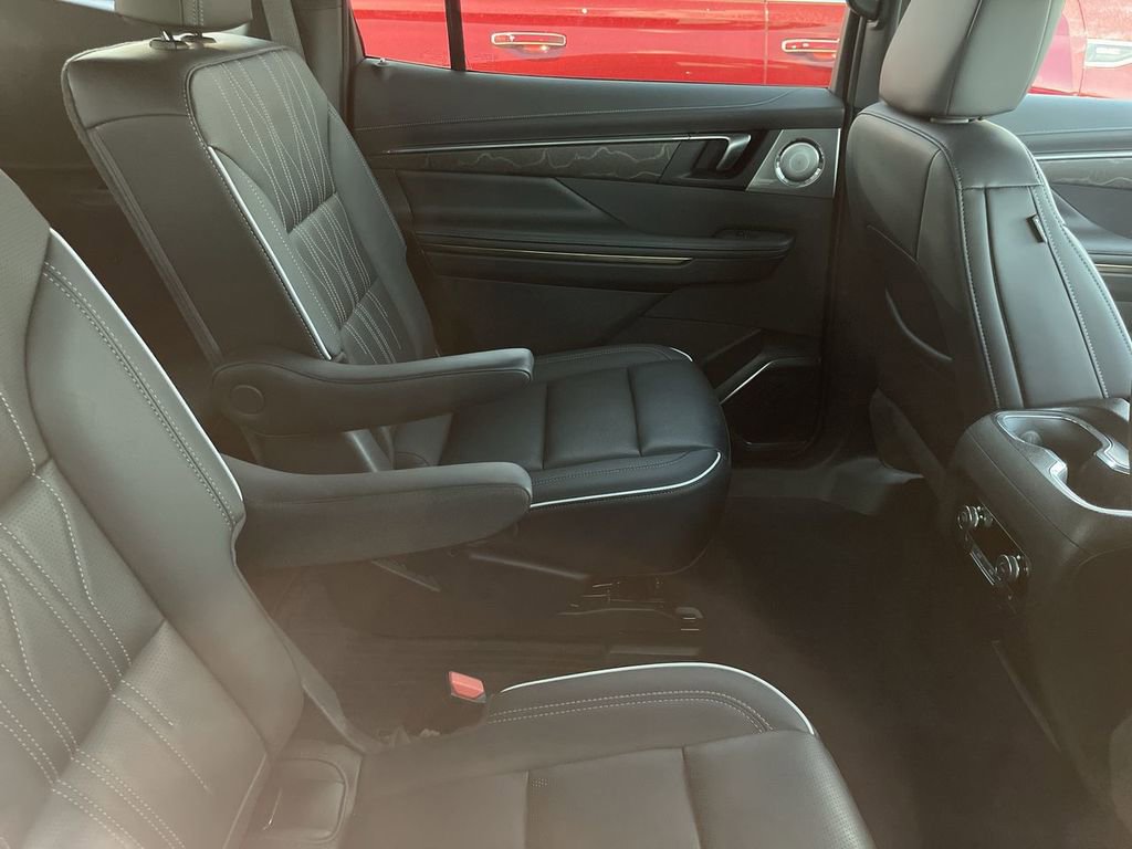 Used 2025 Buick Enclave Avenir w/ Trailering Package, 5000 lbs. image 12