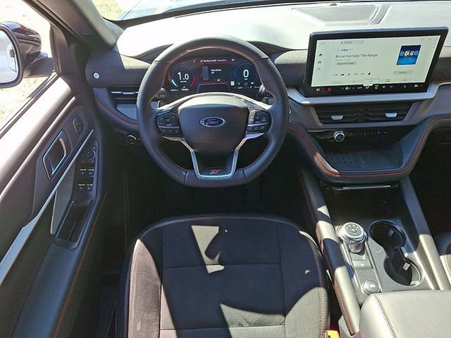 Used 2025 Ford Explorer ST AWD/4WD image 11
