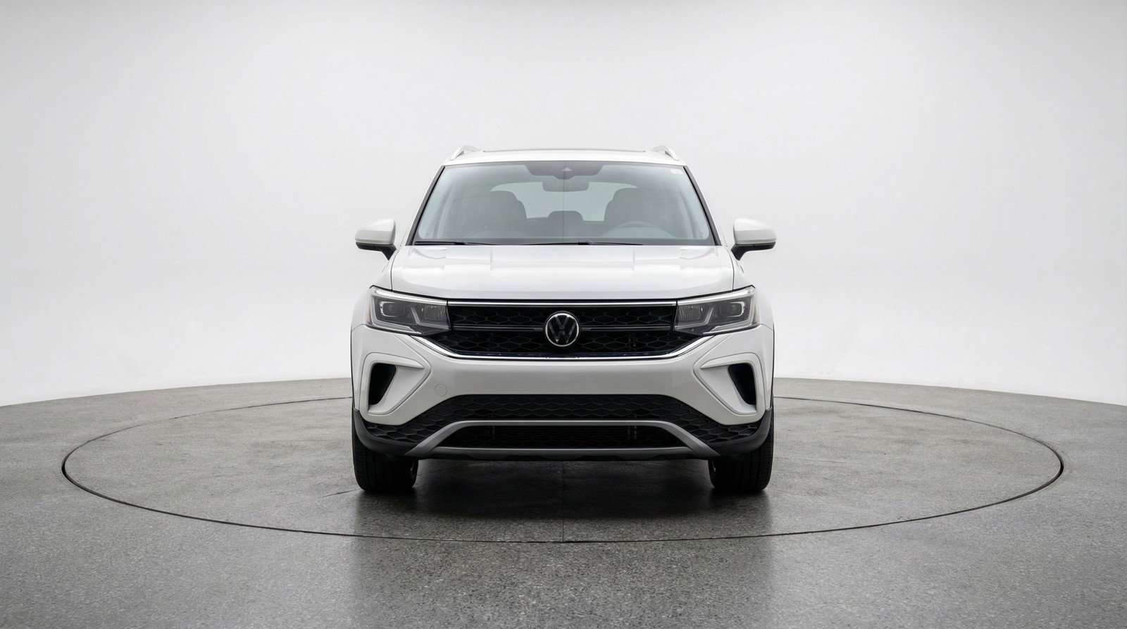 Used 2025 Volkswagen Taos SE image 2