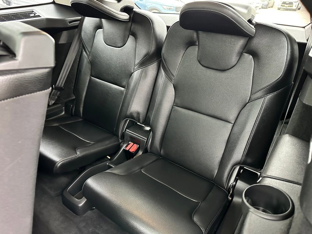 Used 2019 Volvo XC90 T6 Momentum w/ Advanced Package image 11
