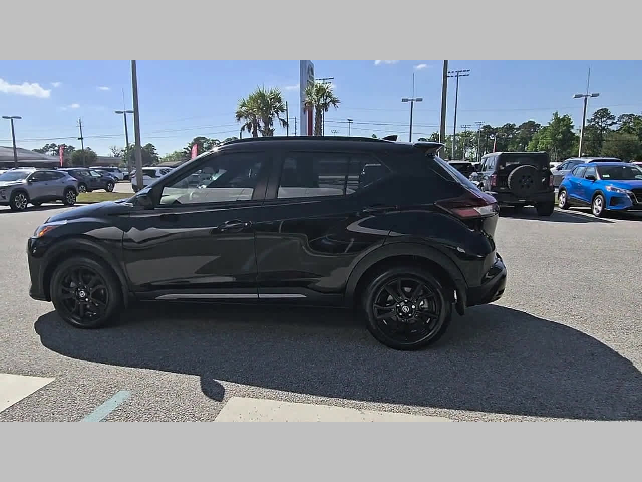 Used 2021 Nissan Kicks SR w/ SR Premium Package image 26