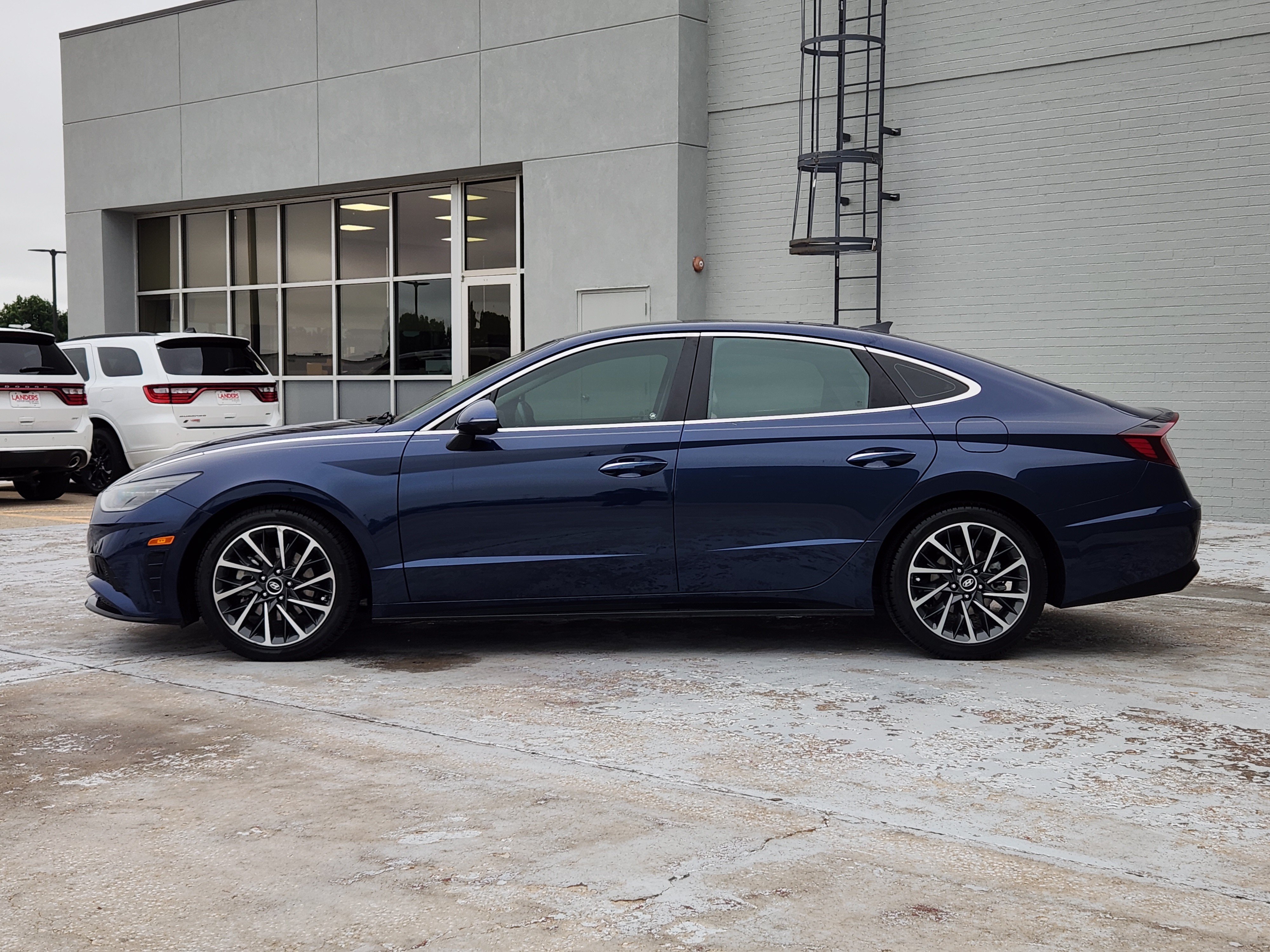 Used 2022 Hyundai Sonata Limited FWD image 5