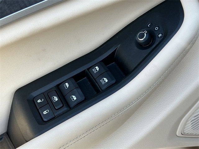 Used 2024 Jeep Grand Cherokee Limited image 16