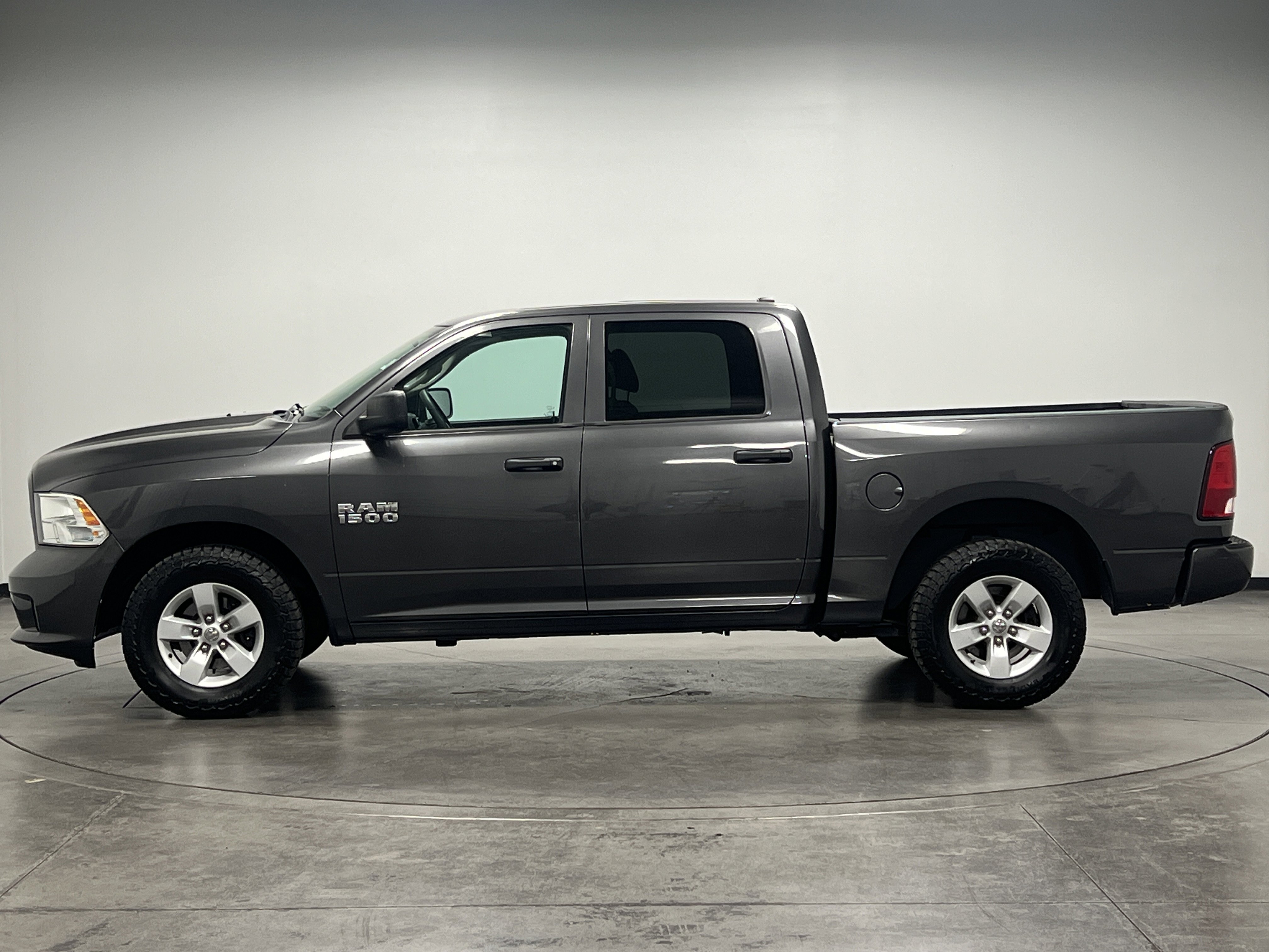 Used 2018 RAM 1500 Express image 5