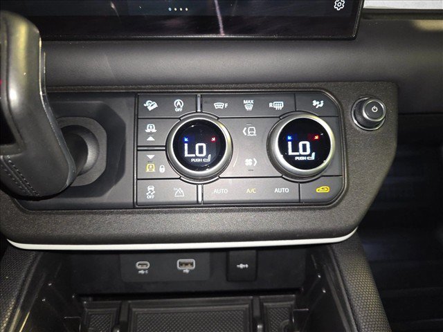 Used 2022 Land Rover Defender 110 X-Dynamic HSE AWD/4WD image 22