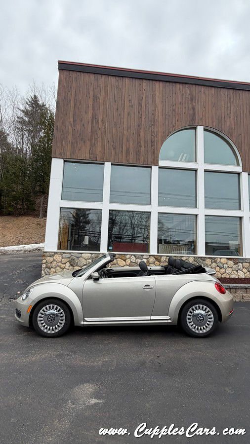 Used 2015 Volkswagen Beetle 1.8T FWD image 31