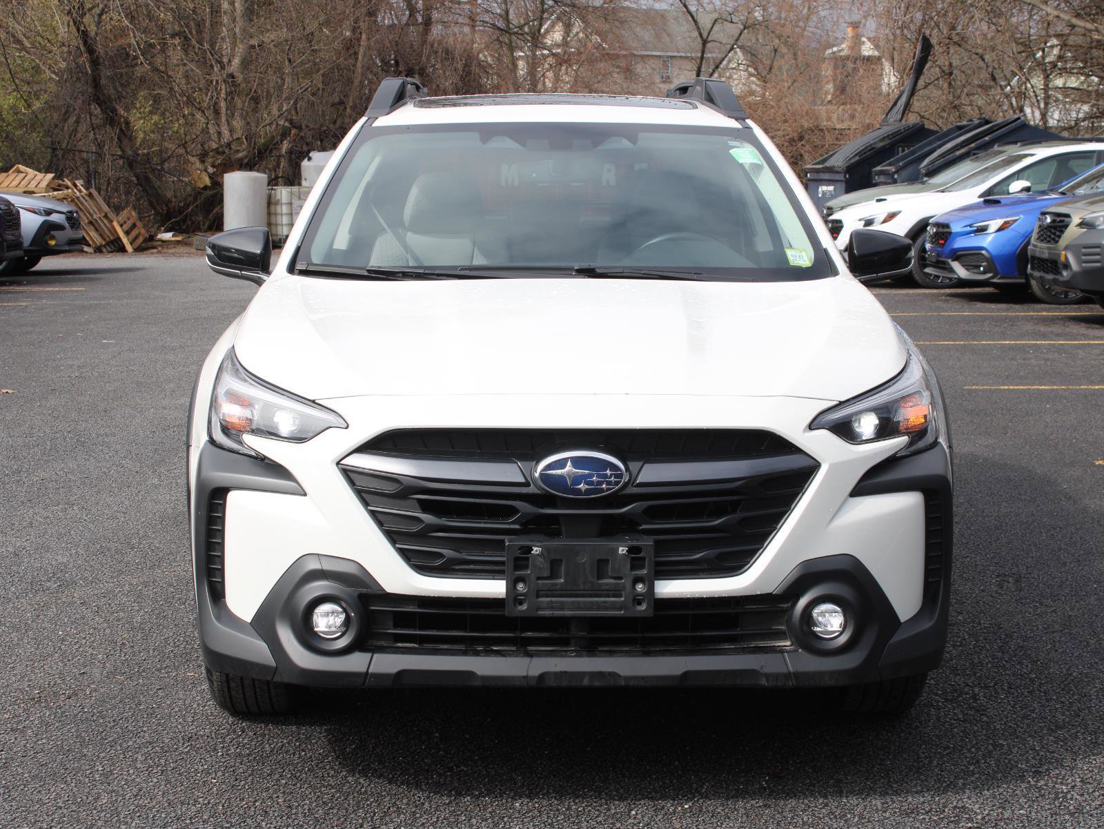 Used 2023 Subaru Outback Premium AWD/4WD image 2