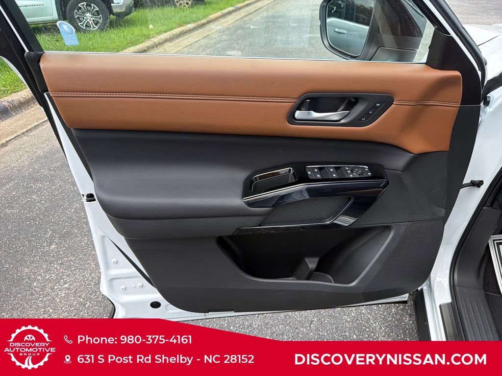 New 2026 Nissan Pathfinder Platinum w/ Lighting Package AWD/4WD image 10