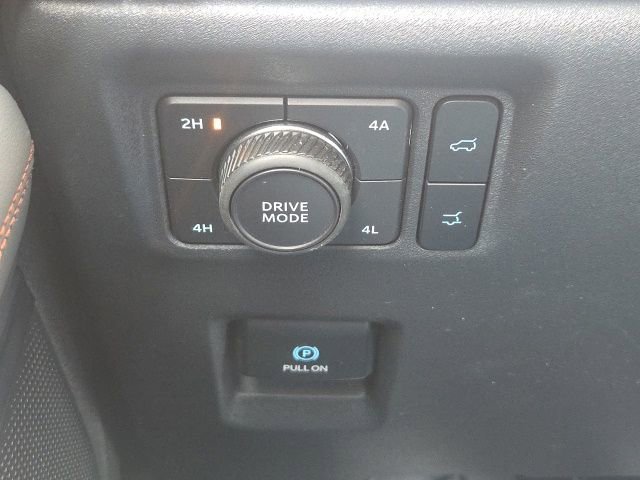 Used 2025 Ford Expedition Active AWD/4WD image 30