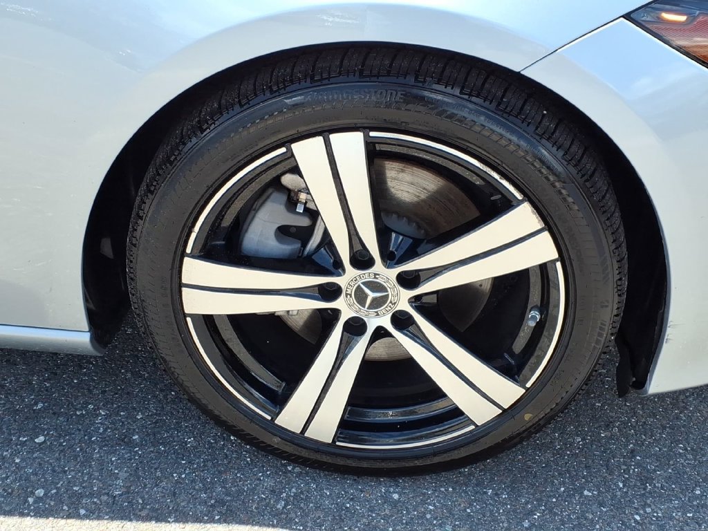 Used 2023 Mercedes-Benz C 300 4MATIC Sedan image 9