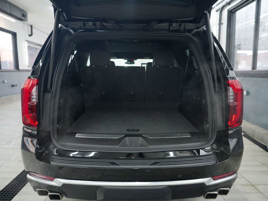 Used 2025 GMC Yukon XL Denali AWD/4WD image 45