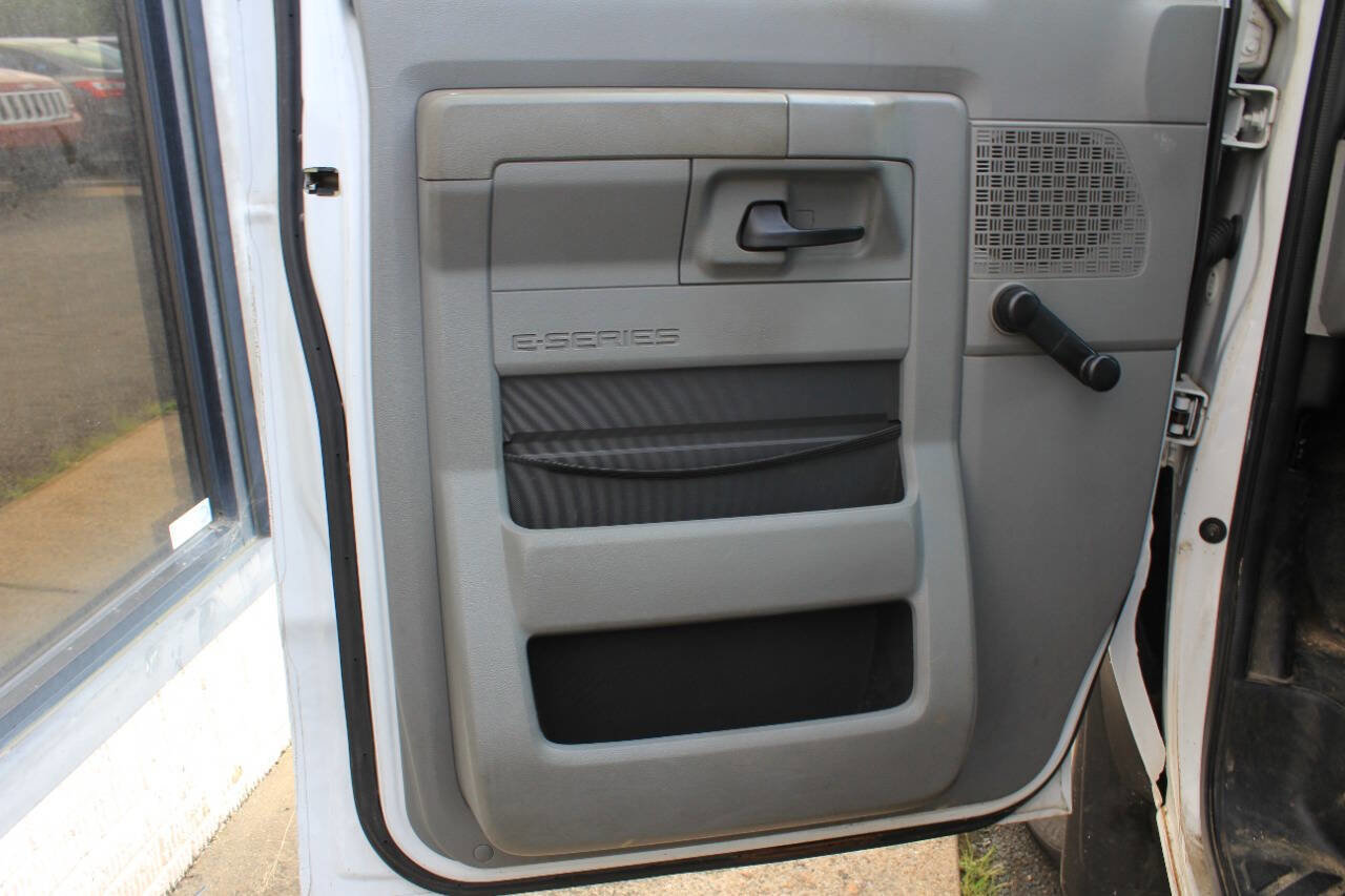 Used 2012 Ford E-250 and Econoline 250 image 12