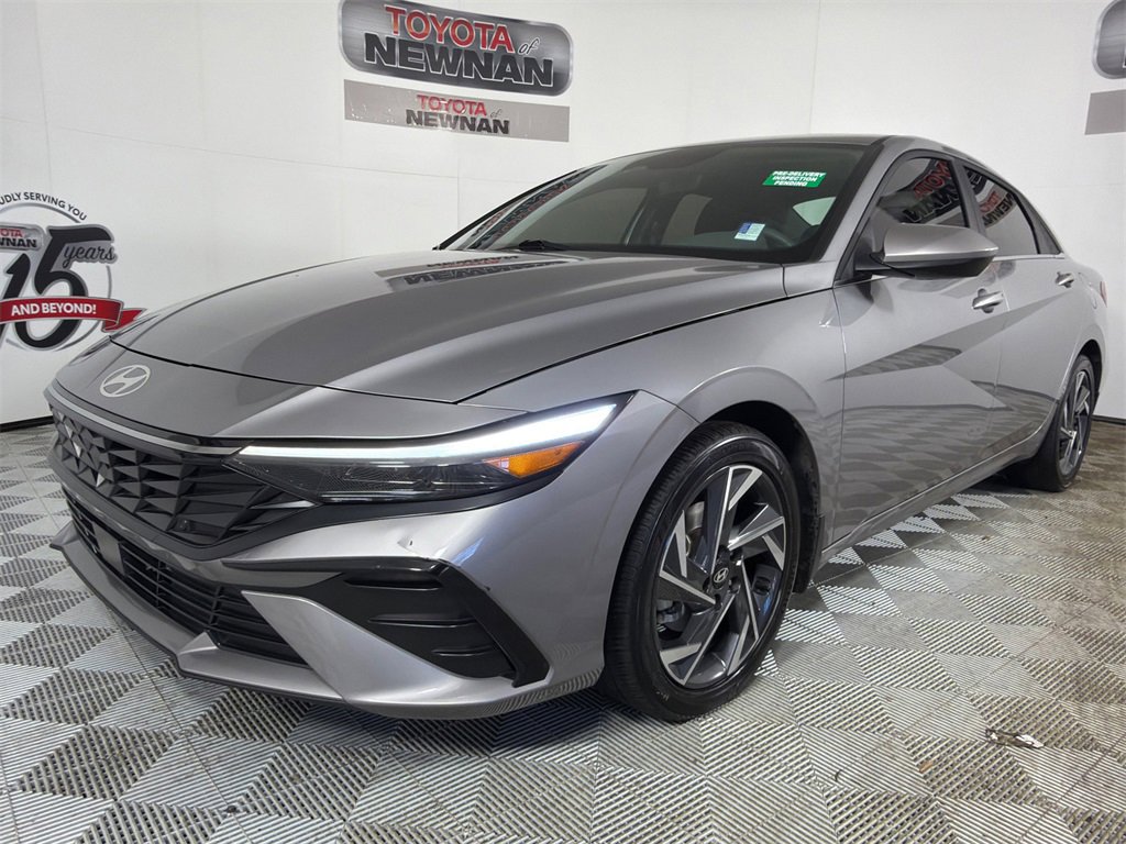 Used 2024 Hyundai Elantra SEL w/ Convenience Package image 8
