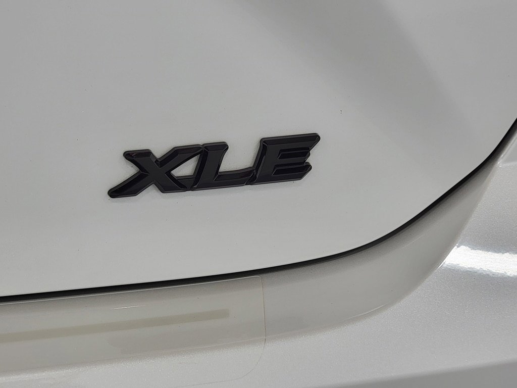 Used 2026 Toyota Camry XLE w/ Premium Package AWD/4WD image 10