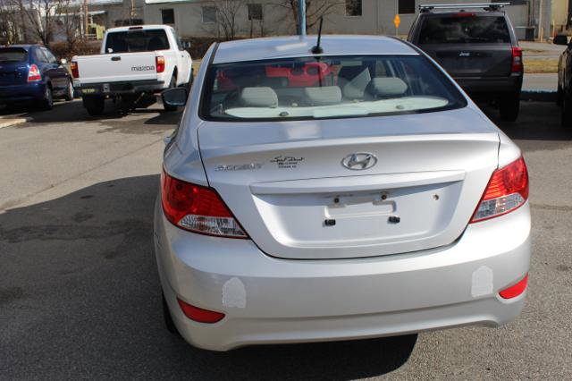 Used 2013 Hyundai Accent GLS w/ Premium Pkg image 9