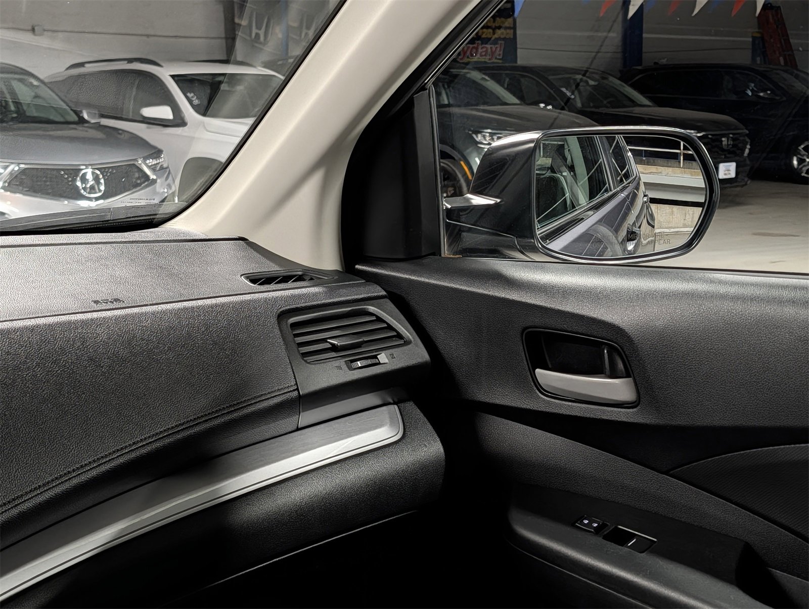 Used 2015 Honda CR-V LX image 16