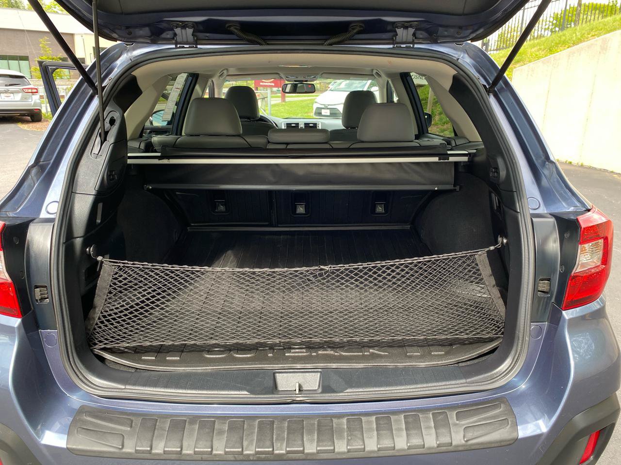 Used 2018 Subaru Outback 2.5i Limited AWD/4WD image 9