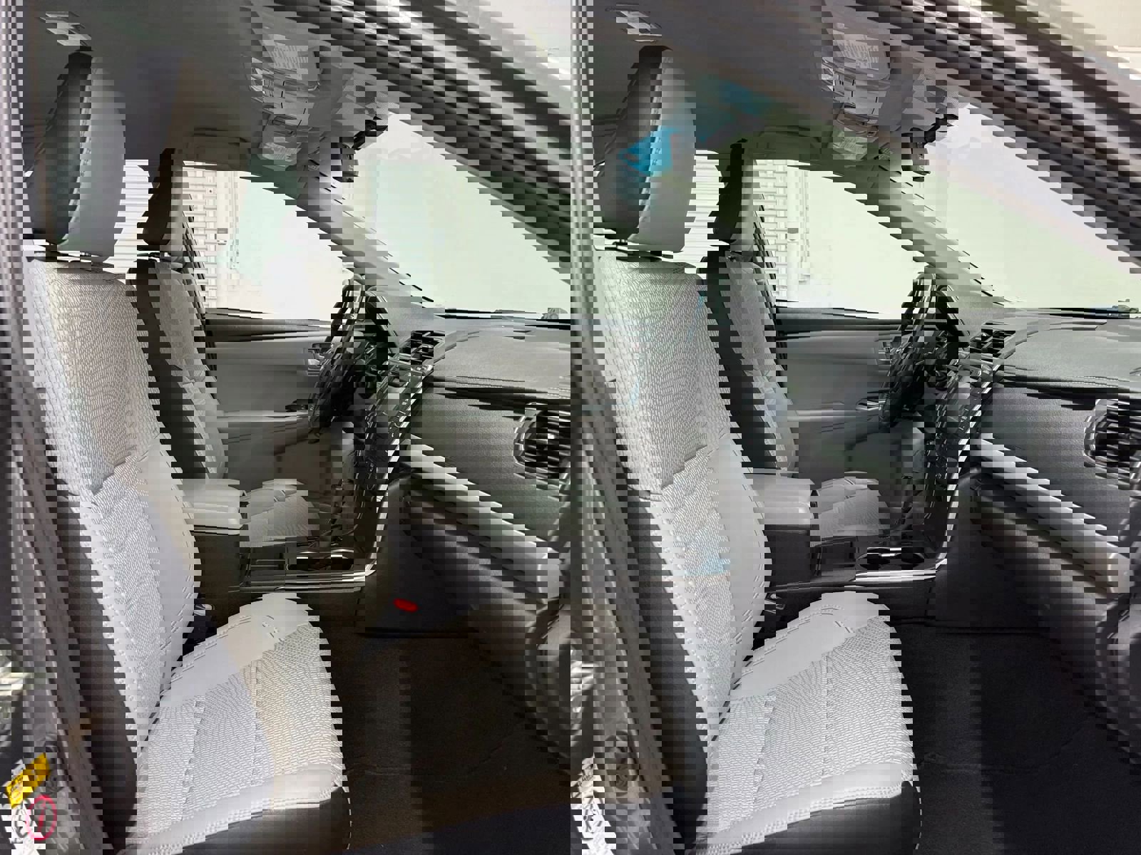 Used 2016 Toyota Camry SE image 14