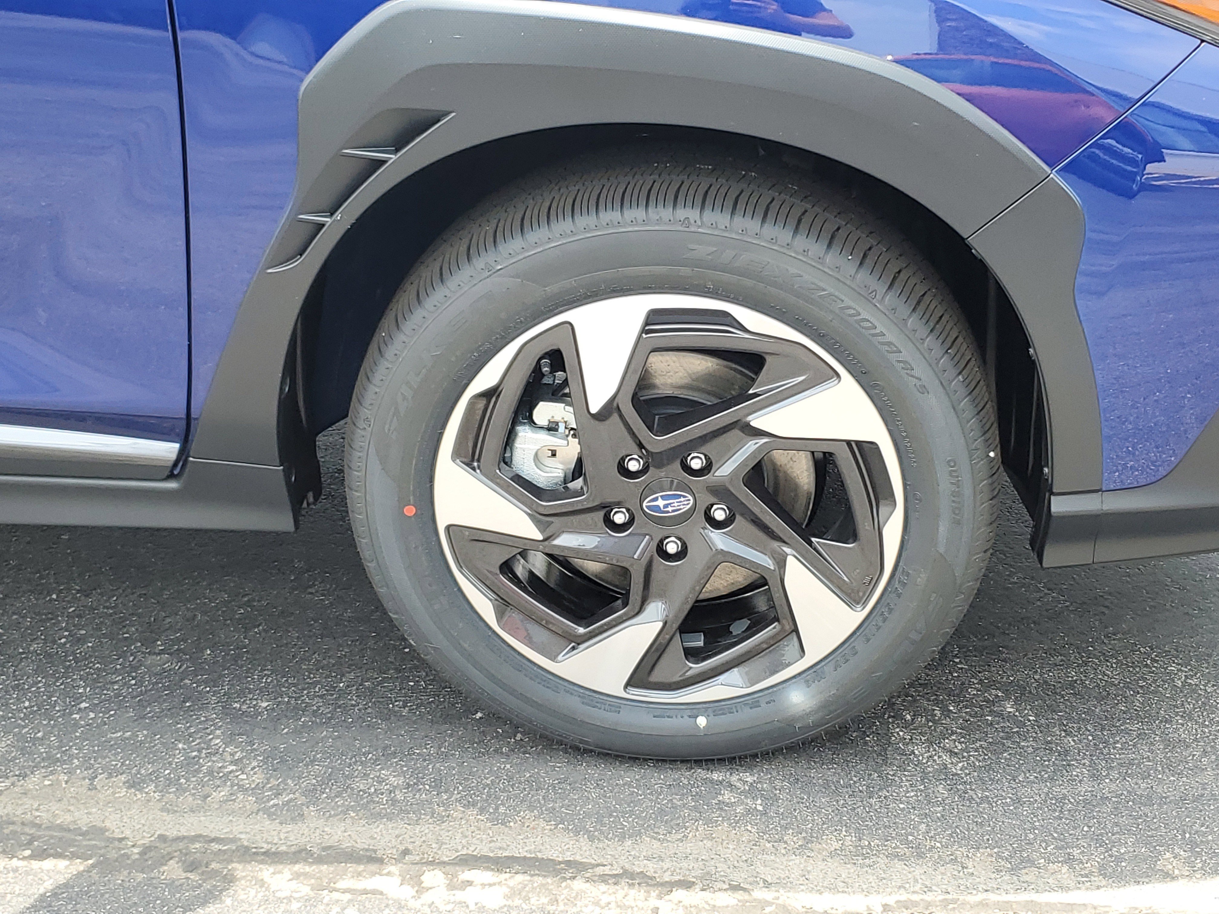 Certified 2025 Subaru Crosstrek 2.5i Limited w/ Crosstrek Mirror Package image 5