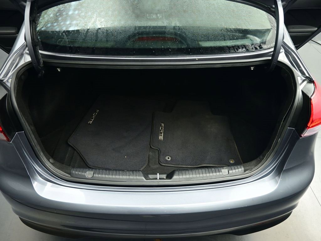 Used 2018 Kia Forte S image 36