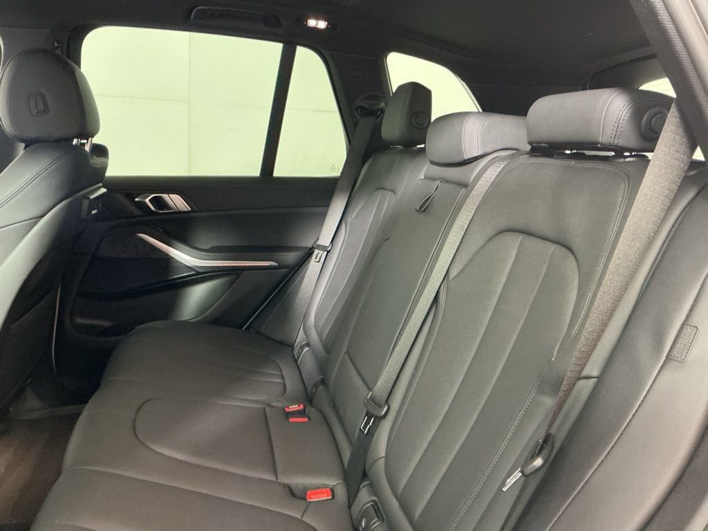 Certified 2022 BMW X5 xDrive40i w/ Parking Assistance Package AWD/4WD image 26