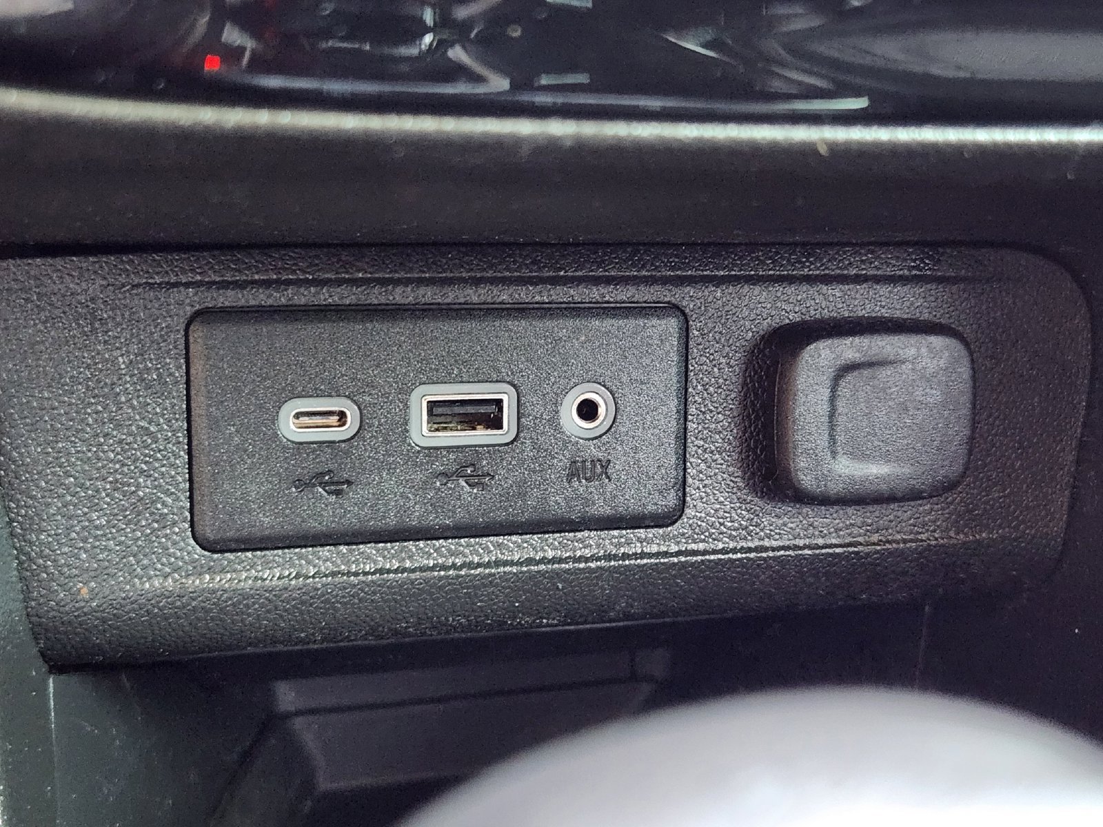 Used 2021 Buick Encore GX Preferred w/ Cold Weather Comfort Package FWD image 22