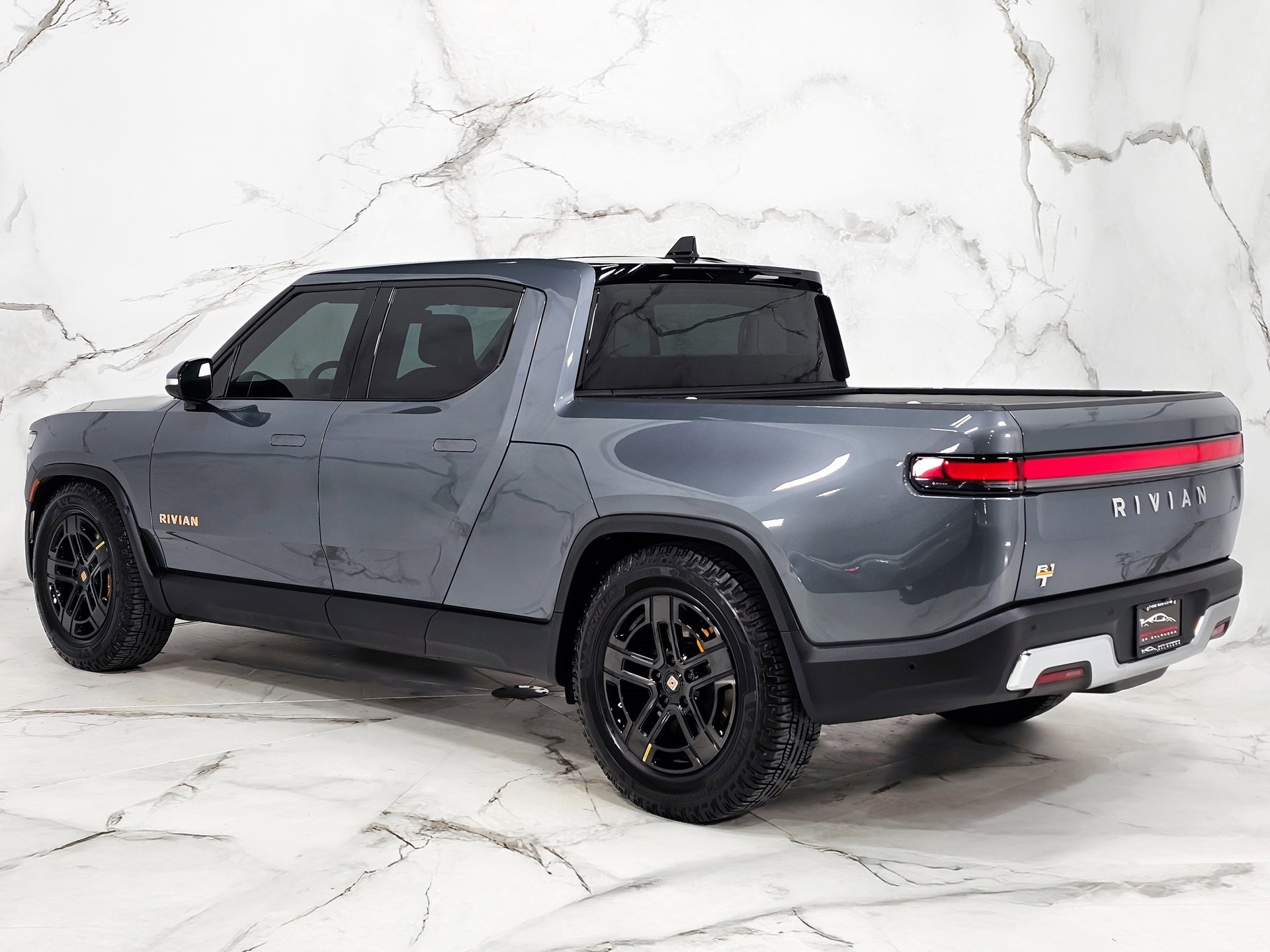Used 2022 Rivian R1T Adventure image 10
