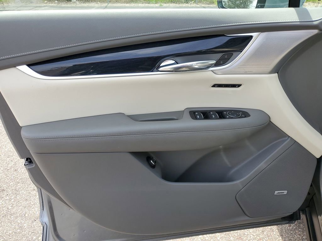 Used 2025 Cadillac XT6 Premium Luxury w/ LPO, Floor Liner Package AWD/4WD image 20